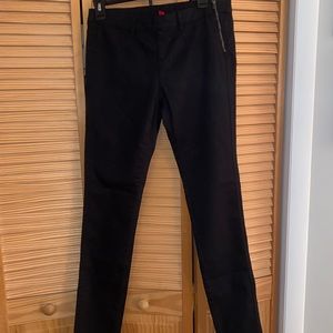 Black skinny leg jegging